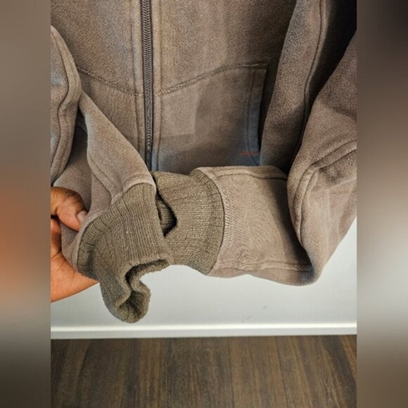 Lululemon Men's Jacket. Brown. Measurements in pictures - Picture 6 of 13